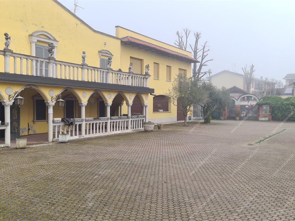 Erhvervsejendom i Vernate, Milan - foto 4