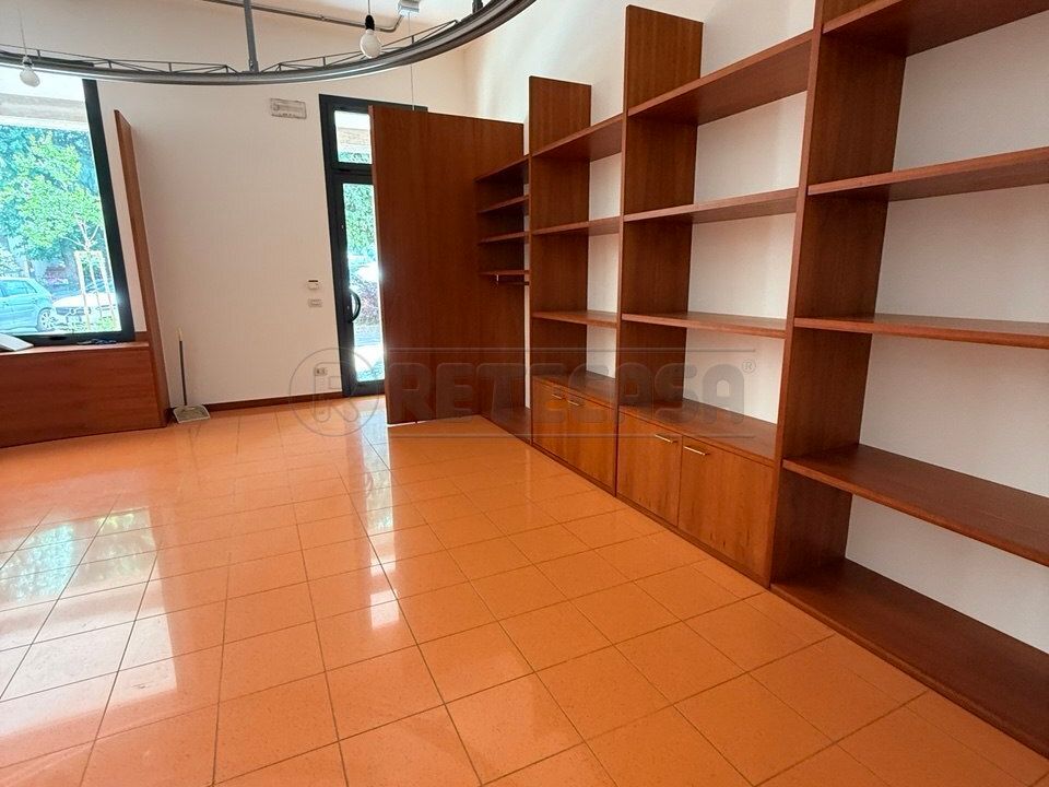 Erhvervsejendom i Montecchio Maggiore, Vicenza - foto 4