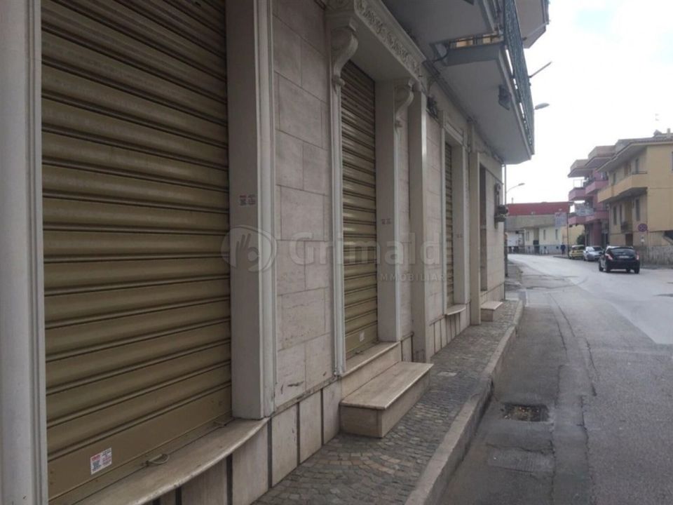 Erhvervsejendom i Giugliano in Campania, Naples - foto 1