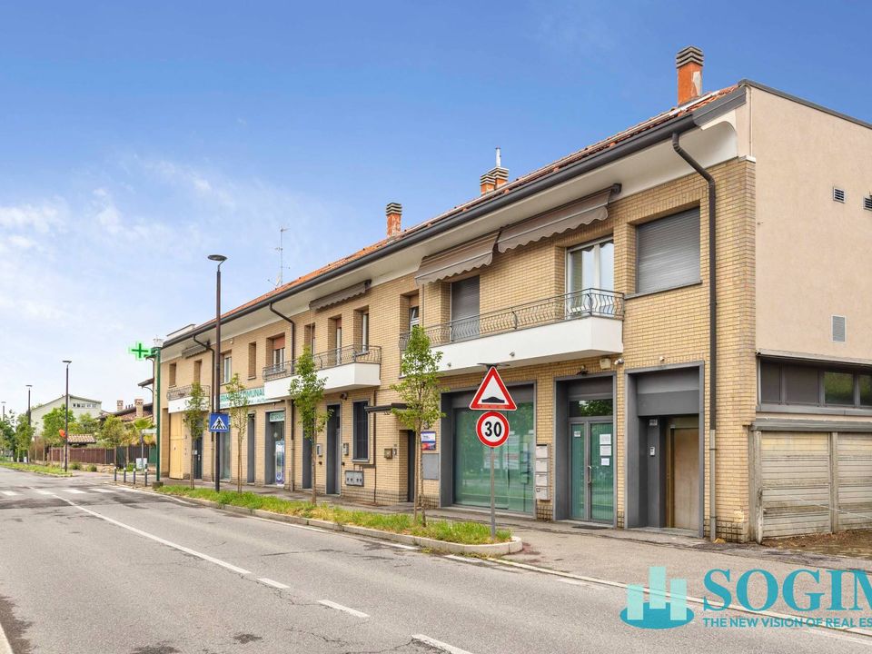 L'establiment comercial a Bovisio Masciago, Monza and Brianza - foto 4