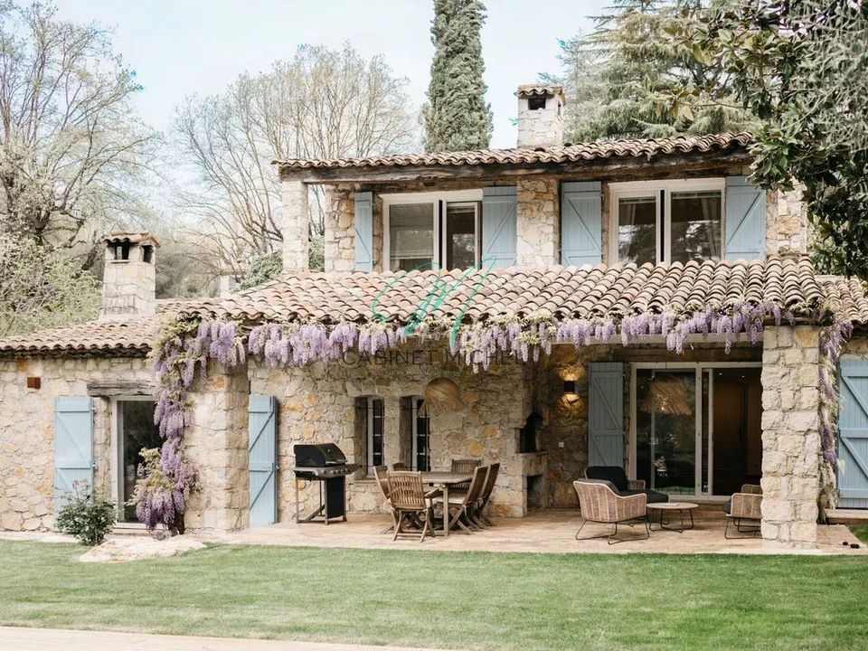 Villa i Roquefort-les-Pins, Alpes-Maritimes - foto 1