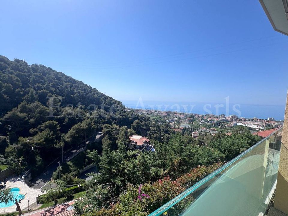 Leilighet i Vallecrosia, Imperia - bilde 1