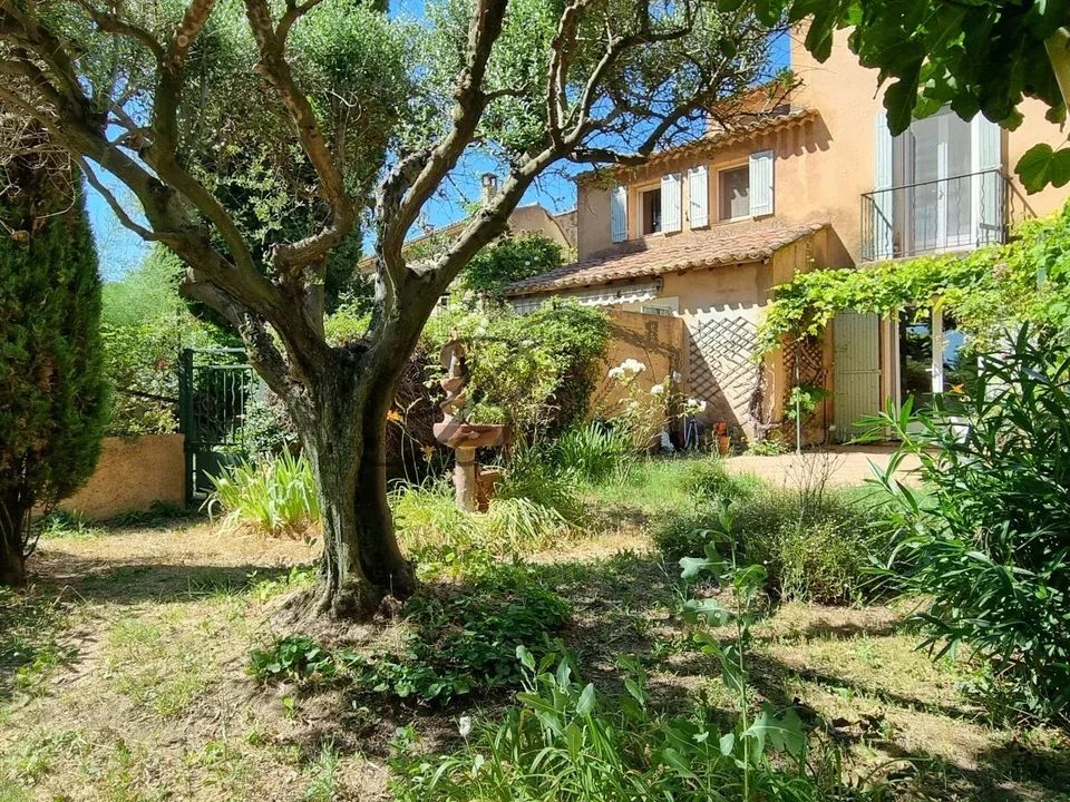 Landejendom i Cucuron, Vaucluse - foto 1