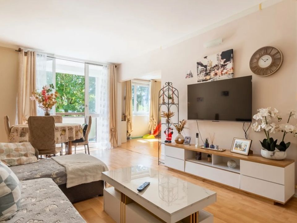 Lejlighed i Clichy-sous-Bois, Seine-Saint-Denis - foto 2