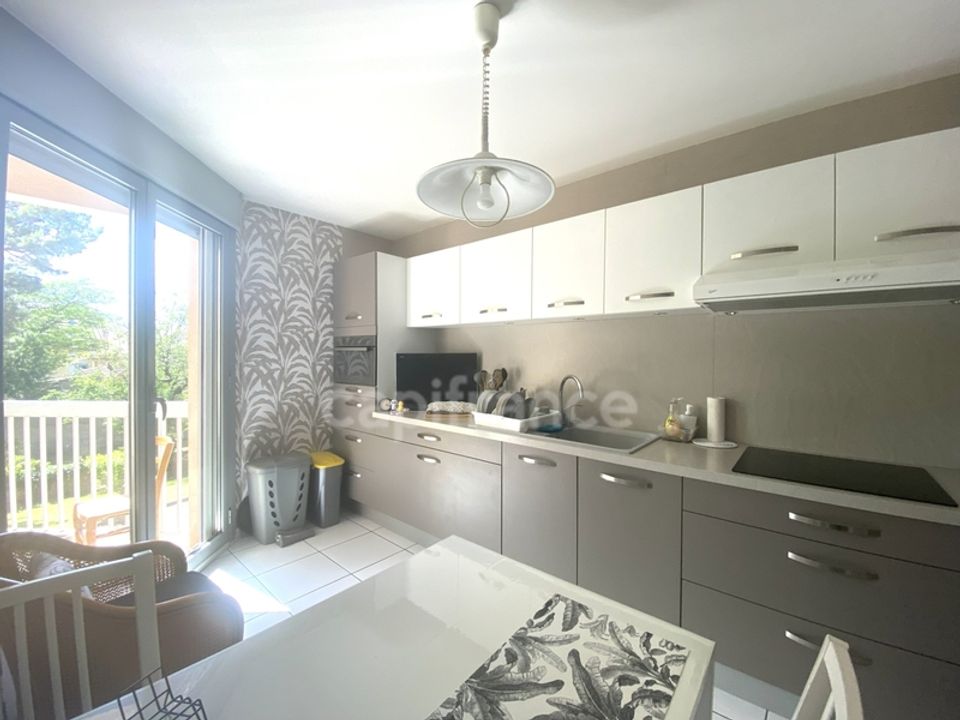 Lejlighed i Sathonay-Camp, Rhone - foto 1