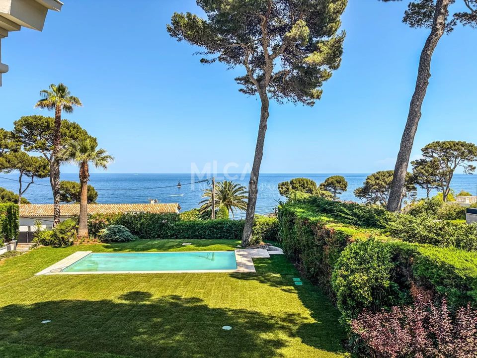 Villa i Antibes, Alpes-Maritimes - foto 1