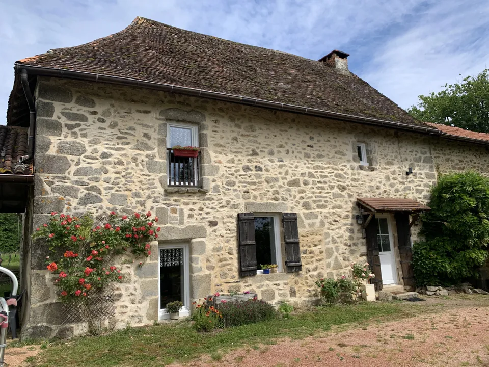 Villa i Saint-Saud-Lacoussiere, Dordogne - foto 1