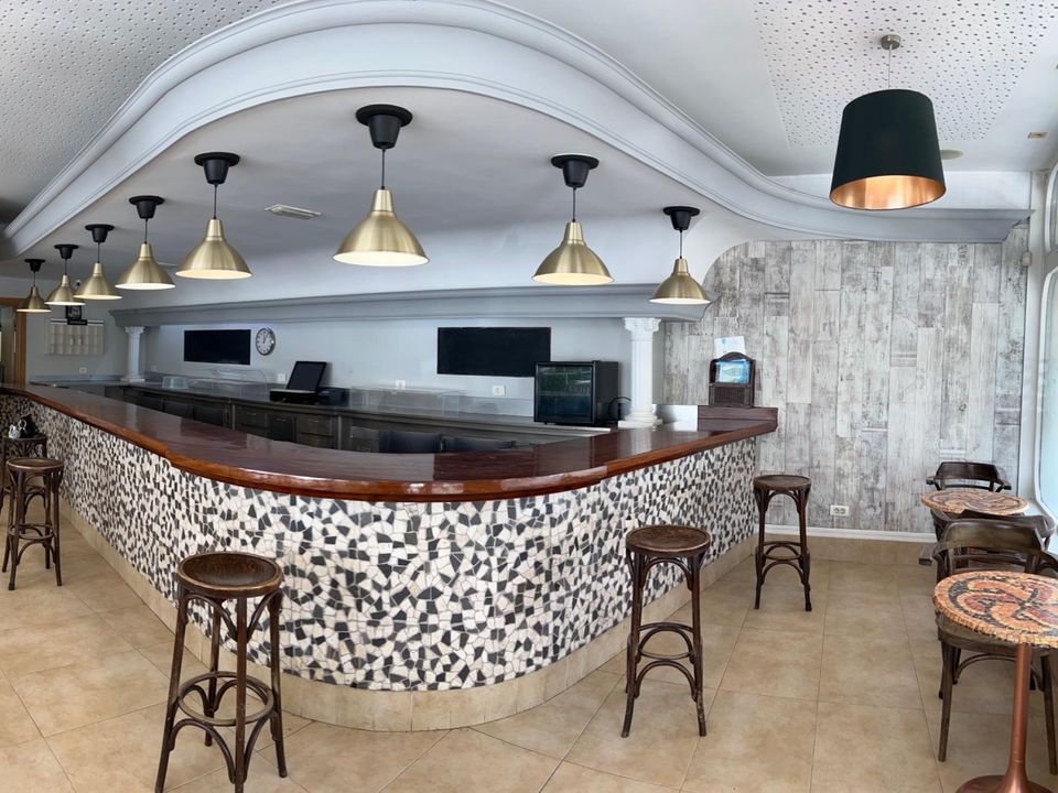 Commercial property in Colindres, Cantabria - photo 1