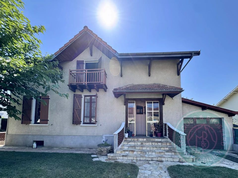 Villa i Tarbes, Hautes-Pyrenees - foto 1