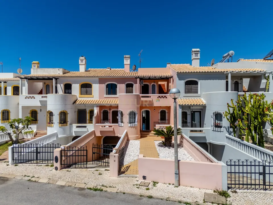 Villa i Quarteira, Faro - foto 1