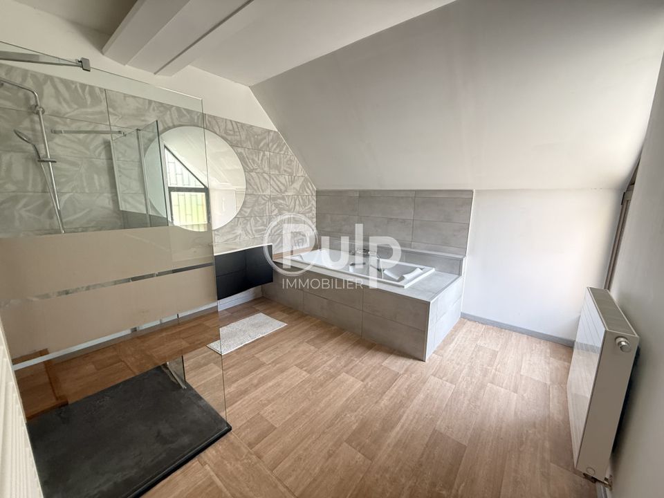 Bungalow i Hénin-Beaumont, Pas-de-Calais - foto 4
