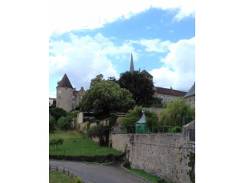 Apartment in Autun, Saone-et-Loire - photo 4