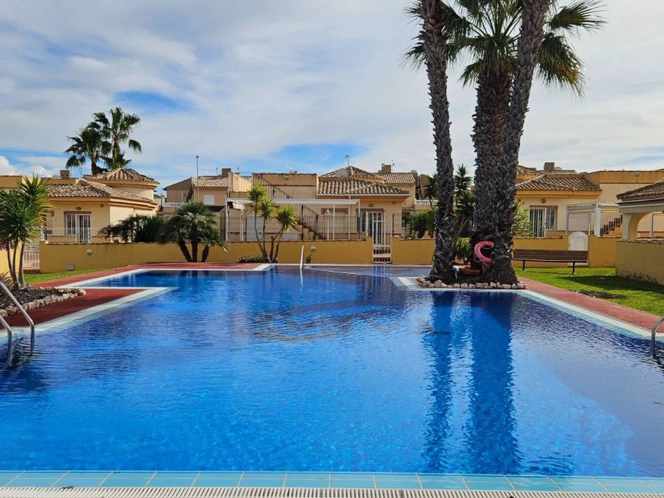 Lejlighed i Villamartin, Alicante - foto 1