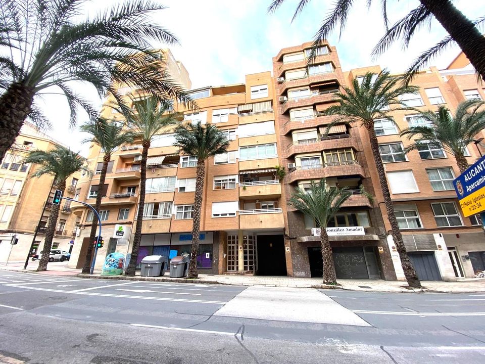 Lejlighed i Alicante, Alicante - foto 1