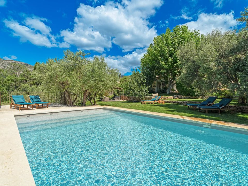 Villa i Aubagne en Provence, Bouches-du-Rhone - foto 1