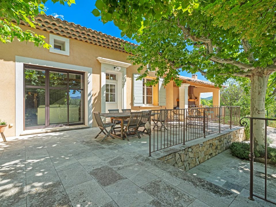 Villa i Aubagne en Provence, Bouches-du-Rhone - foto 2