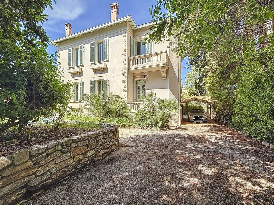Villa i Antibes, Alpes-Maritimes - foto 1