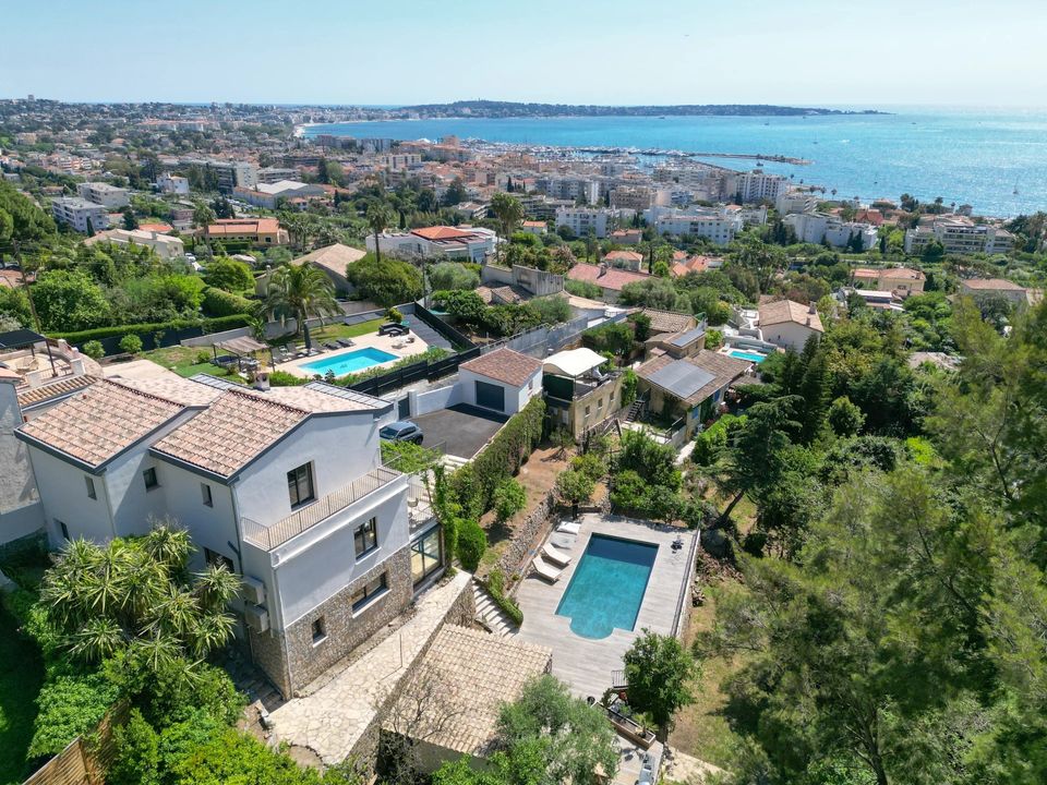 Villa i Vallauris, Alpes-Maritimes - foto 1