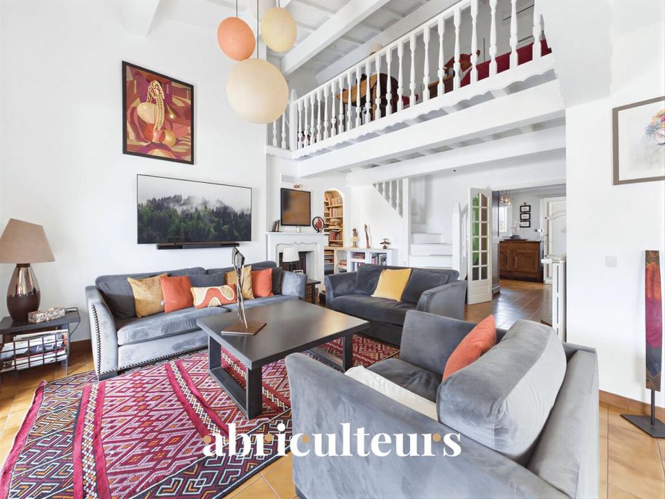 Villa en Arles, Bouches-du-Rhone - foto 1