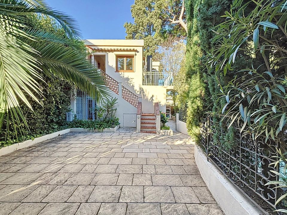 Villa i Antibes, Alpes-Maritimes - foto 1