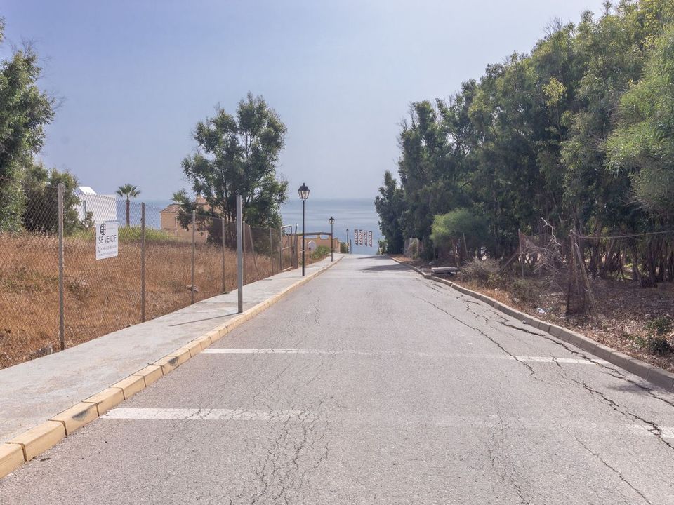 Helårsgrund i Manilva, Malaga - foto 2