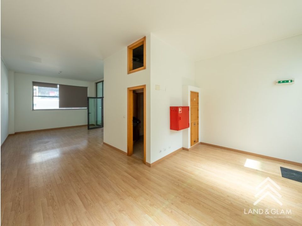 Erhvervsejendom i Loures, Lisbon - foto 1
