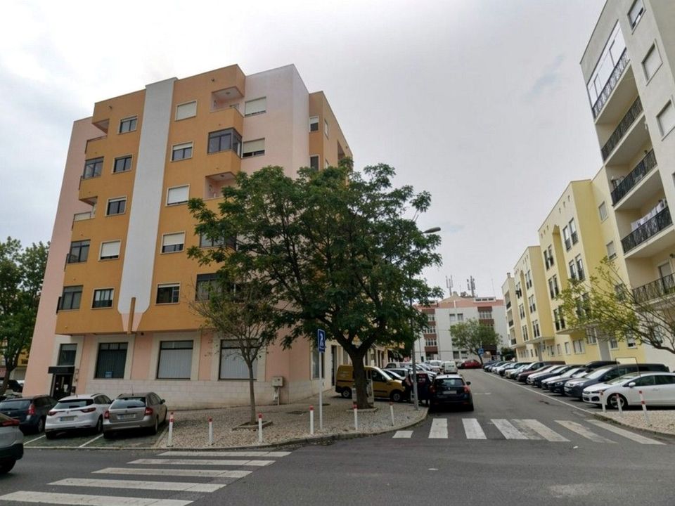 Erhvervsejendom i Loures, Lisbon - foto 1