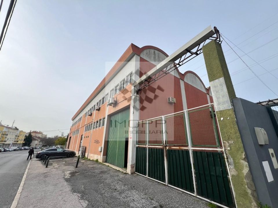 Erhvervsejendom i Santa Iria de Azoia, Lisbon - foto 1