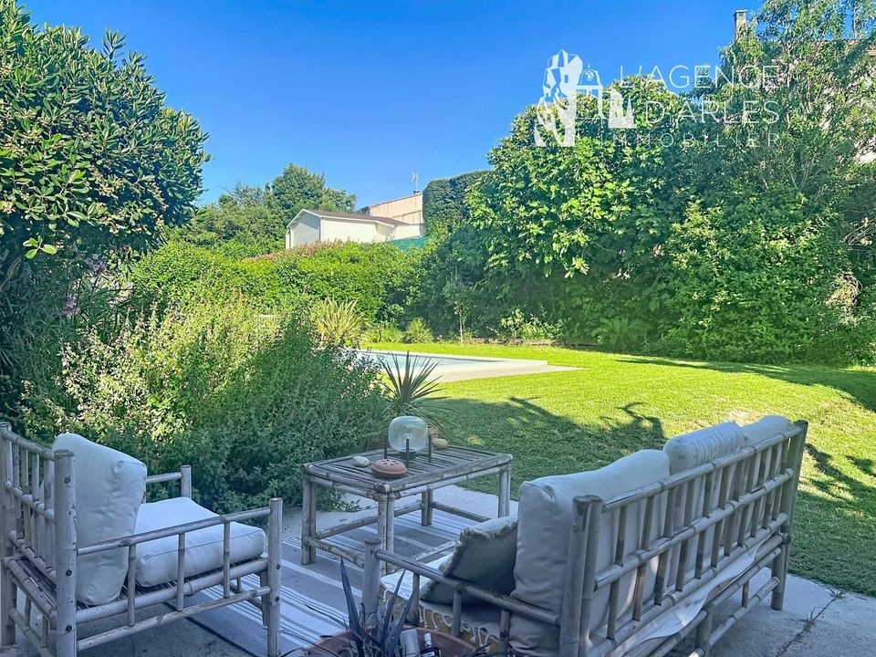 Villa en Arles, Bouches-du-Rhone - foto 1