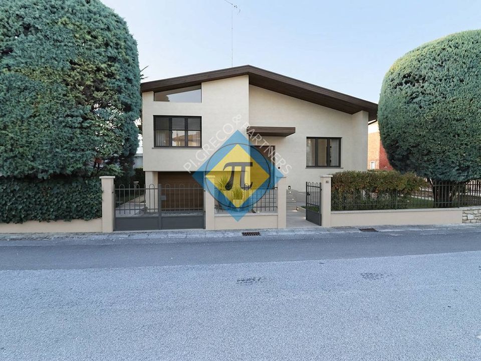 Villa i Pordenone, Pordenone - foto 1