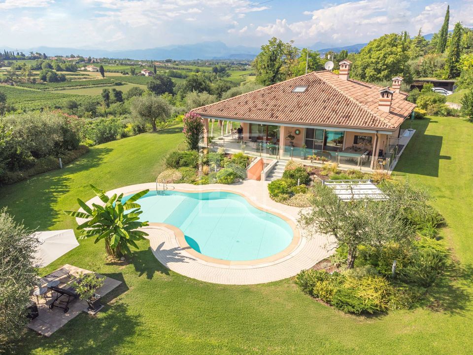 Villa i Castelnuovo del Garda, Verona - foto 1