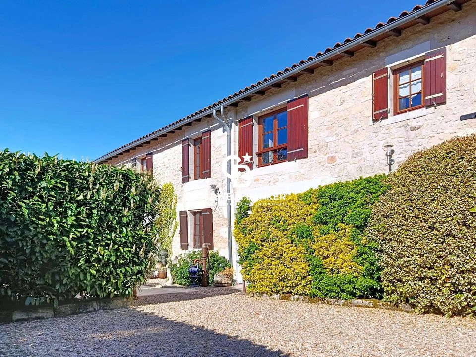 Villa i Bussac-sur-Charente, Charente-Maritime - foto 1