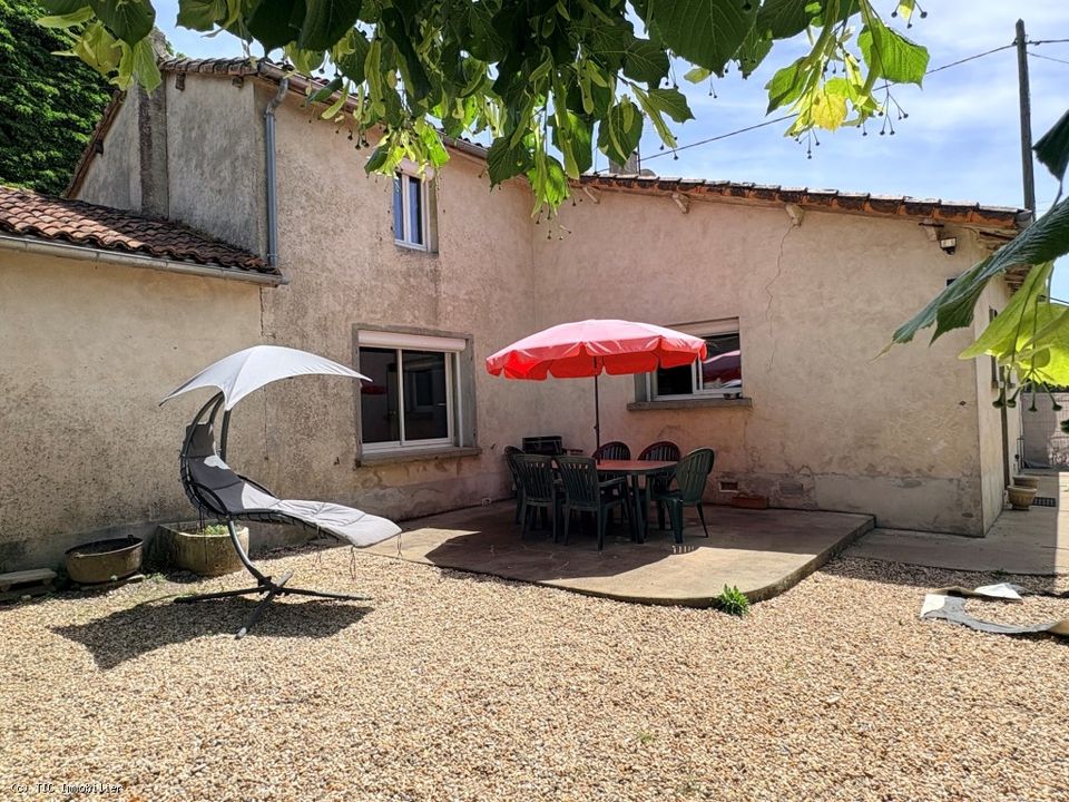 Villa i Nanteuil-en-Vallee, Charente - foto 2