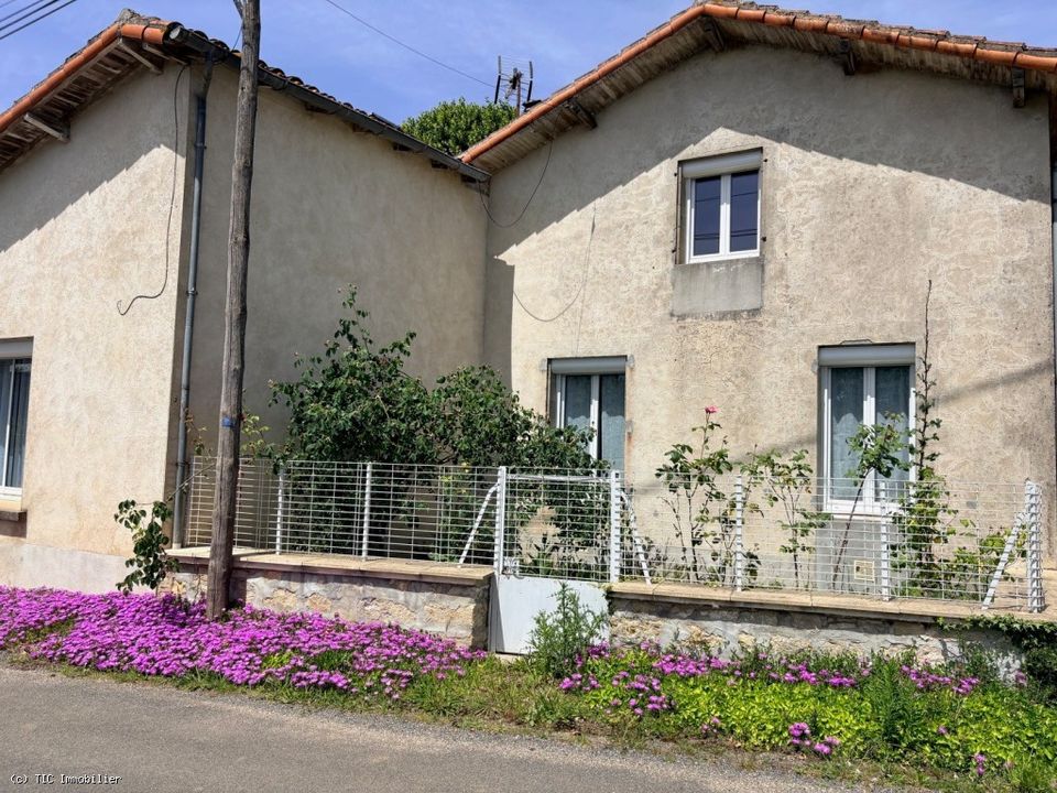 Villa i Nanteuil-en-Vallee, Charente - foto 1