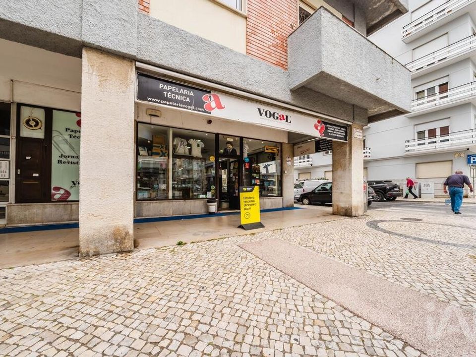 Erhvervsejendom i Caldas da Rainha, Leiria - foto 1