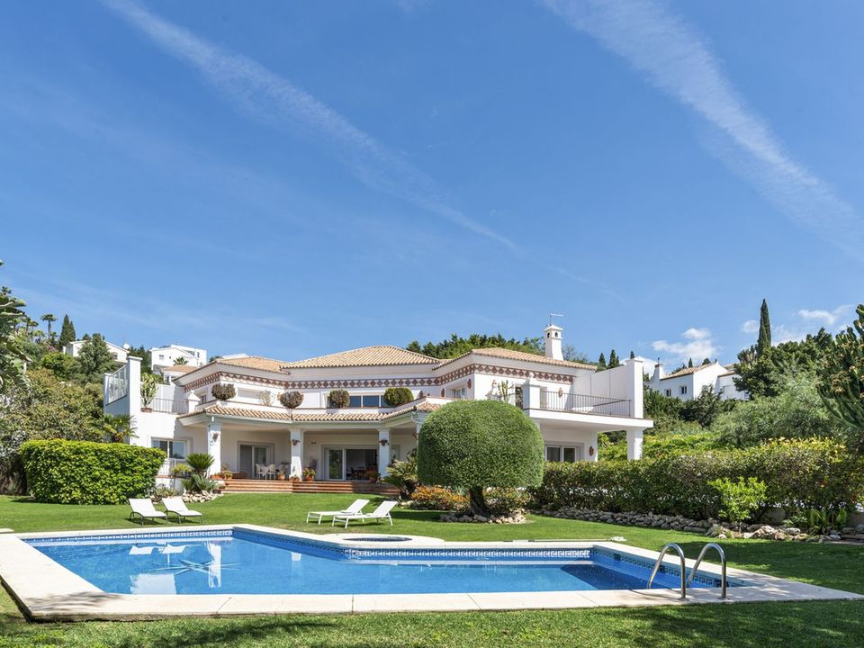 Villa i El Paraiso, Malaga - foto 1