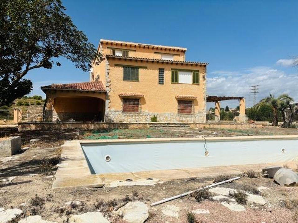 Villa en Alicante, Alicante - foto 1