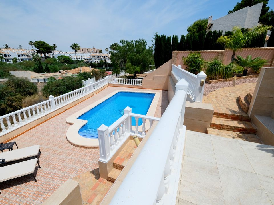 Villa en Cabo Roig, Alicante - foto 2
