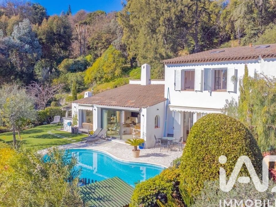 Villa i Villeneuve-Loubet, Alpes-Maritimes - foto 1
