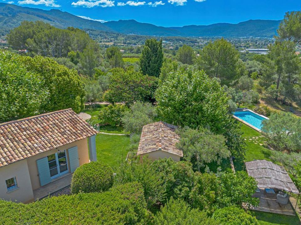 Villa i Aubagne en Provence, Bouches-du-Rhone - foto 4