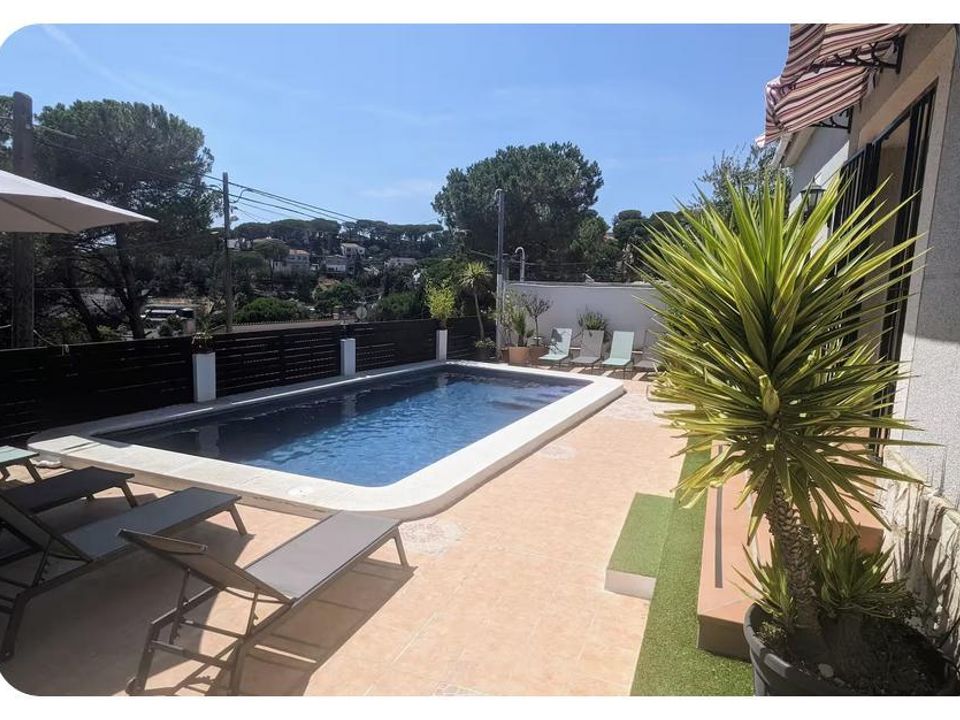 Villa i Vidreres, Gerona - foto 1