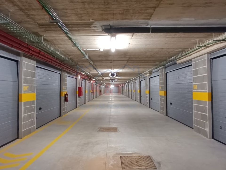 Garage i Portimao, Faro - foto 1
