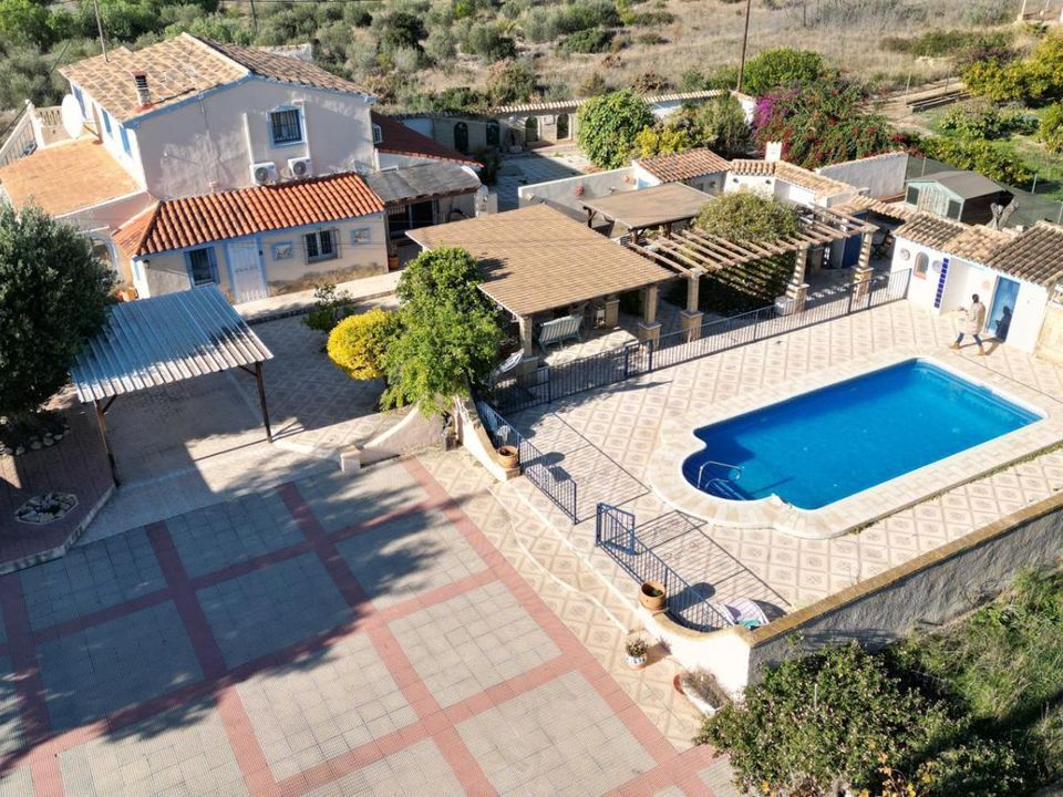 Villa i Alfaz del Pi, Alicante - foto 1
