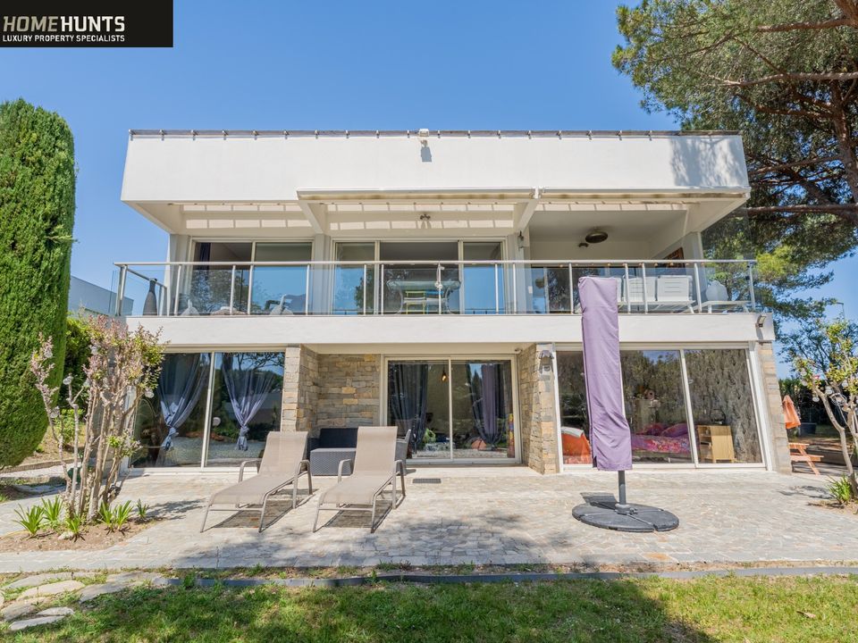 Villa i Villeneuve-Loubet, Alpes-Maritimes - foto 1