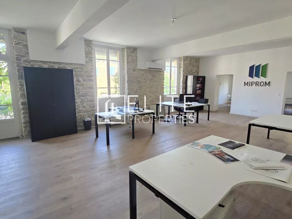 Erhvervsejendom i Mougins, Alpes-Maritimes - foto 1