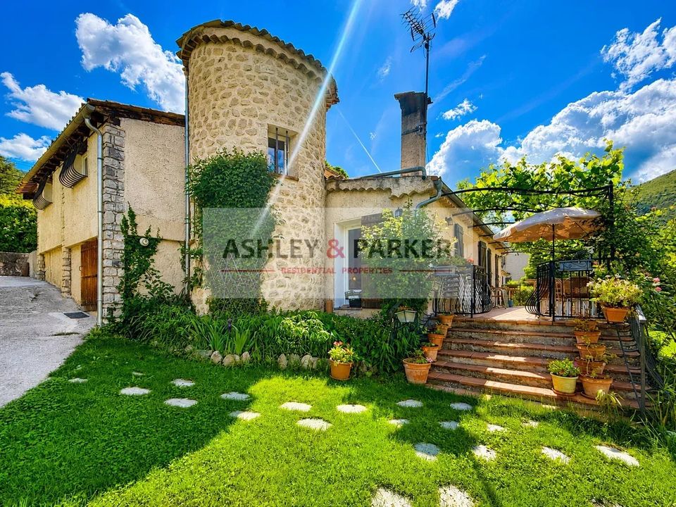 Villa en Entrevaux, Alpes-de-Haute-Provence - foto 1