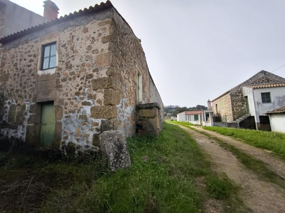 Landejendom i Vale de Prazeres e Mata da Rainha, Castelo Branco - foto 2