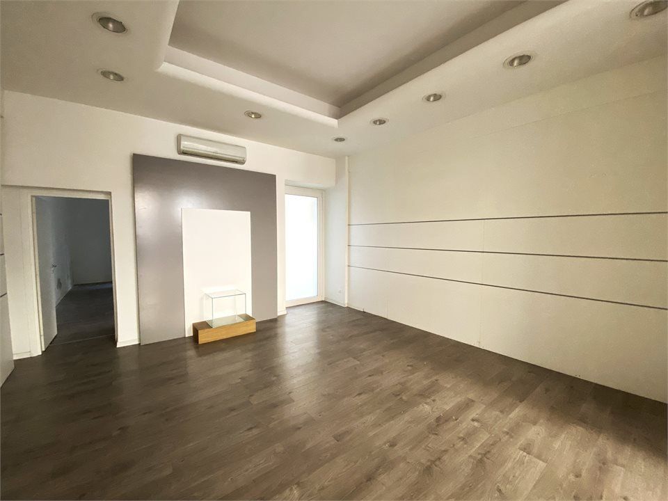 L'establiment comercial a Trieste, Trieste - foto 2