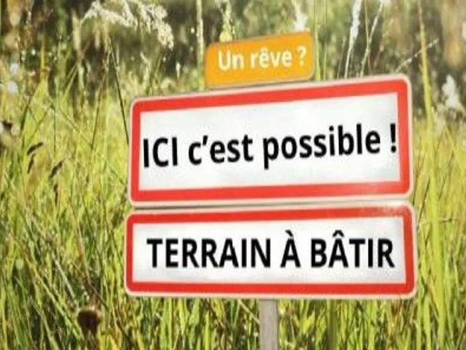 Helårsgrund i Laval, Mayenne - foto 1
