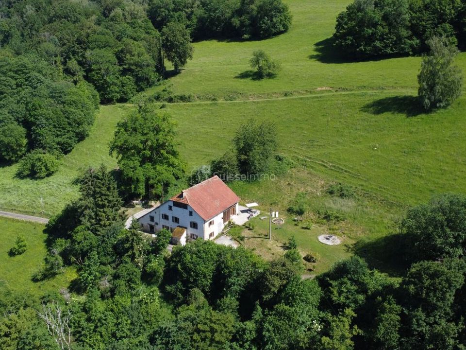 Gårdshus i Saint-Hippolyte, Doubs - bilde 1